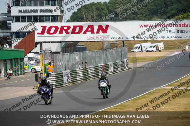 Vintage motorcycle club;eventdigitalimages;mallory park;mallory park trackday photographs;no limits trackdays;peter wileman photography;trackday digital images;trackday photos;vmcc festival 1000 bikes photographs
